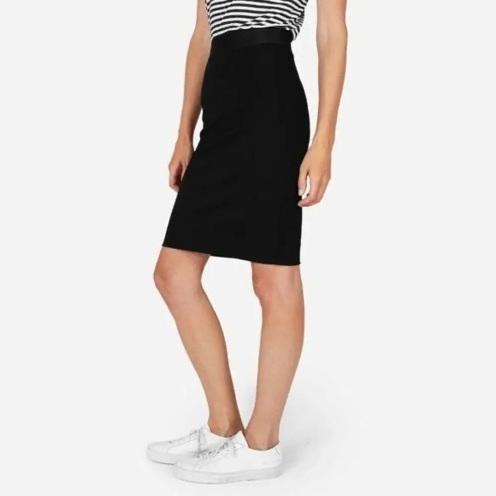 Brand New NWT Everlane Stretch Ponte Tube Skirt Black Size Small